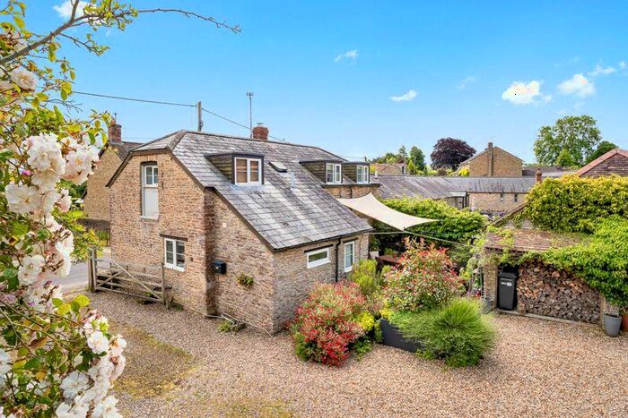2 Bedroom Cottage For Sale In Stable Cottage, Holton Manor Farm, Wincanton, BA9
