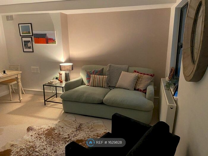 1 Bedroom Flat To Rent In Victoria Crescent, London, SE19