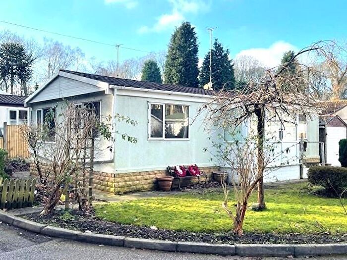 2 Bedroom Park Home For Sale In Southwell Road East, Rainworth, NG21