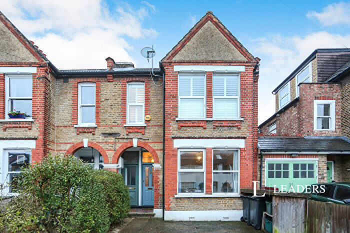 2 Bedroom Flat To Rent In Birkbeck Road, BR3