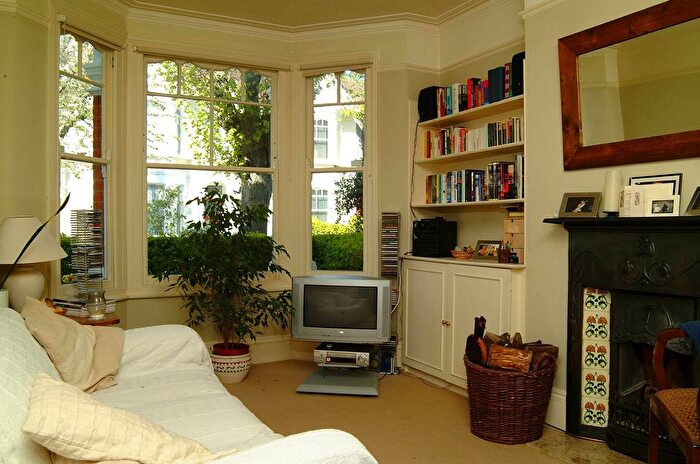 3 Bedroom Property To Rent In Pulborough Road, Southfields, London, SW18