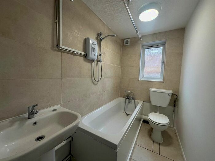2 Bedroom Flat To Rent In Chiswell Court, Watford, WD24