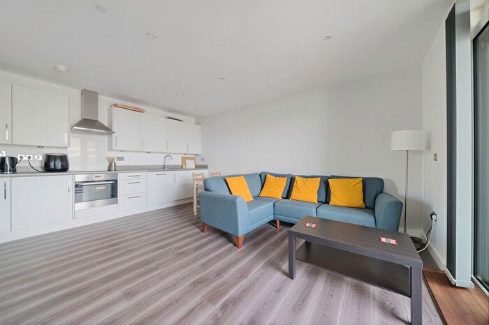 1 Bedroom Flat To Rent In Ilford Hill, Ilford, IG1