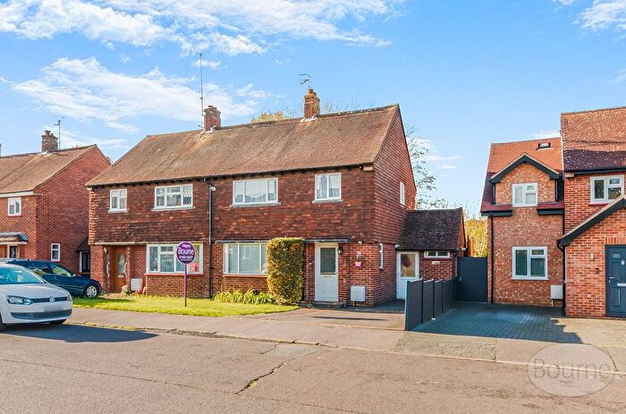 3 Bedroom Semi Detached House For Sale In Glendale Drive, Guildford, Surrey, GU4