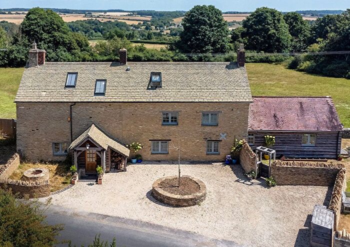 6 Bedroom Detached House For Sale In School Road, Finstock, OX7