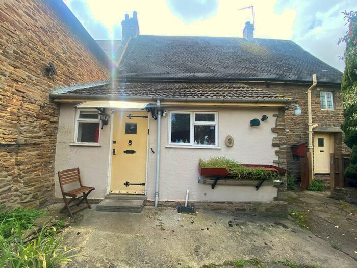2 Bedroom Cottage To Rent In West Street, Moulton, Northampton, NN3