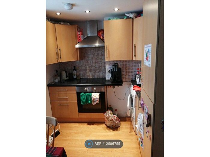 2 Bedroom Flat To Rent In Clive Road, Canton, Cardiff, CF5