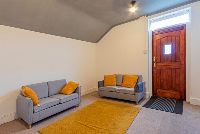 3 Bedroom Flat To Rent In Whitchurch Road, Heath, CF14