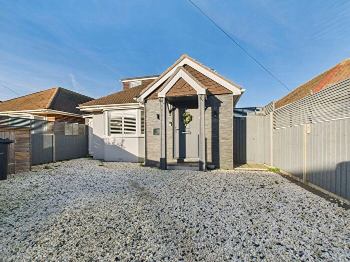 5 Bedroom Chalet For Sale In Cecil Road, Lancing, BN15
