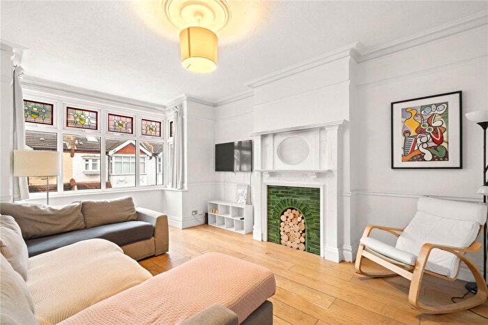 5 Bedroom Terraced House To Rent In Beverstone Road, London, SW2