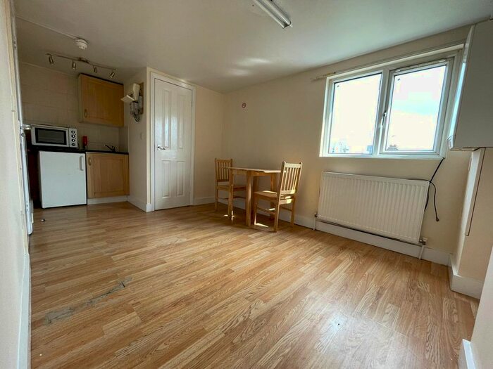 Studio To Rent In Thackeray Avenue, London, N17