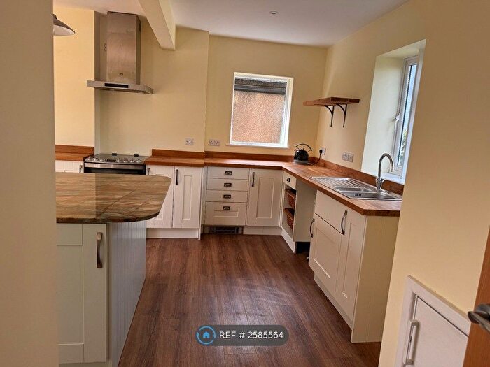 3 Bedroom Semi-Detached House To Rent In Wick Bridge, Calne, SN11