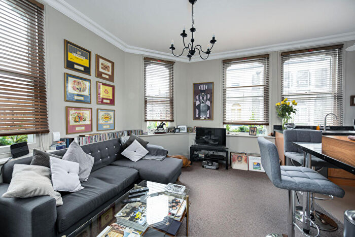 1 Bedroom Property To Rent In Honeywell Road, SW11