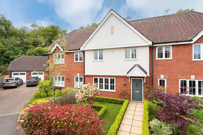 5 Bedroom Terraced House To Rent In Woodlands Close, Dorking, RH4