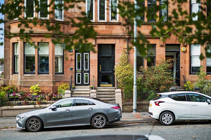 2 Bedroom Flat For Sale In Broomhill Drive, Broomhill, G11