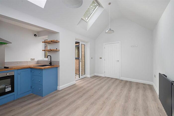 1 Bedroom Detached Bungalow For Sale In Oxford Street, Whitstable, CT5