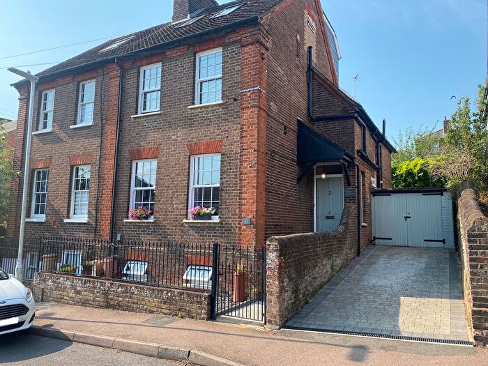 4 Bedroom Property To Rent In George Street, Hemel Hempstead, HP2