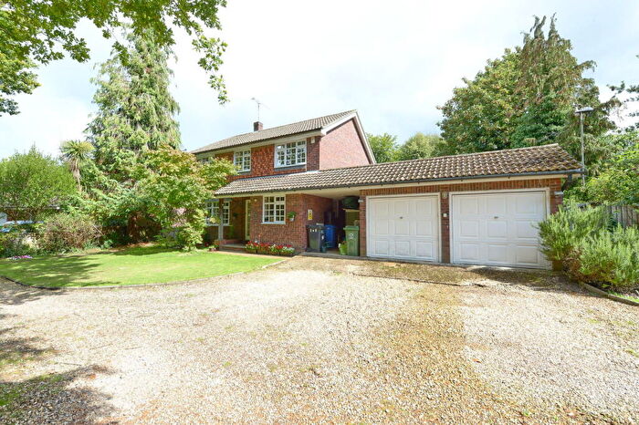 4 Bedroom Detached House For Sale In Woodleigh, Fleet, GU51