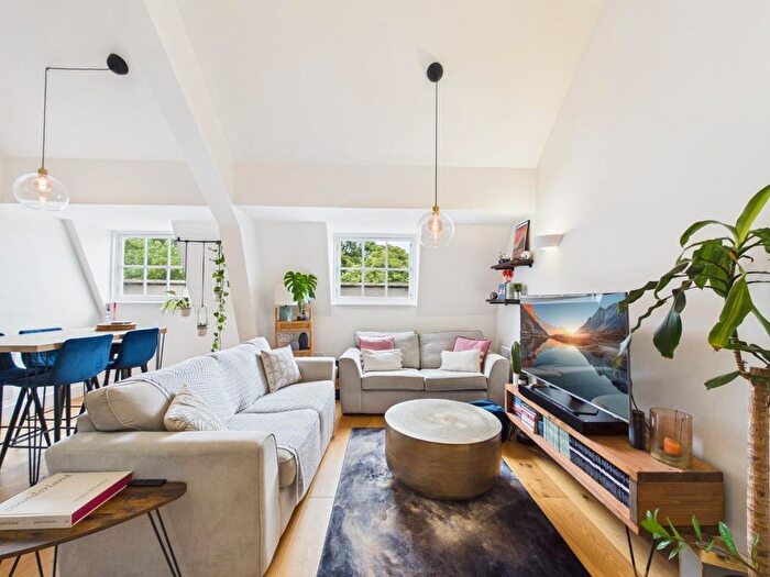 2 Bedroom Flat For Sale In Portland Square, Bristol, BS2
