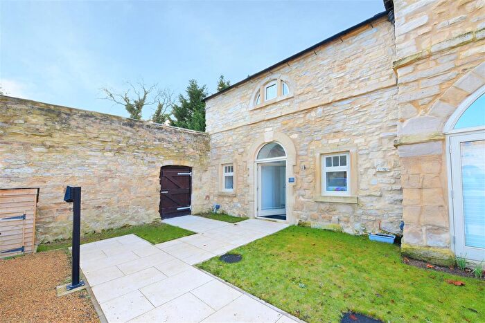 2 Bedroom Barn Conversion For Sale In Scarthingwell Park, Barkston Ash, Tadcaster, LS24