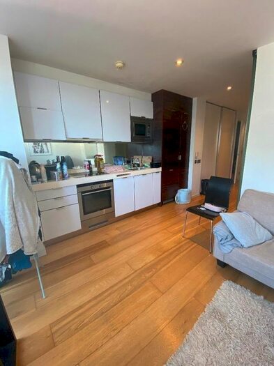 Studio To Rent In Ontario Tower, Fairmount Avenue, Blackwall, Canary Wharf, London, E14