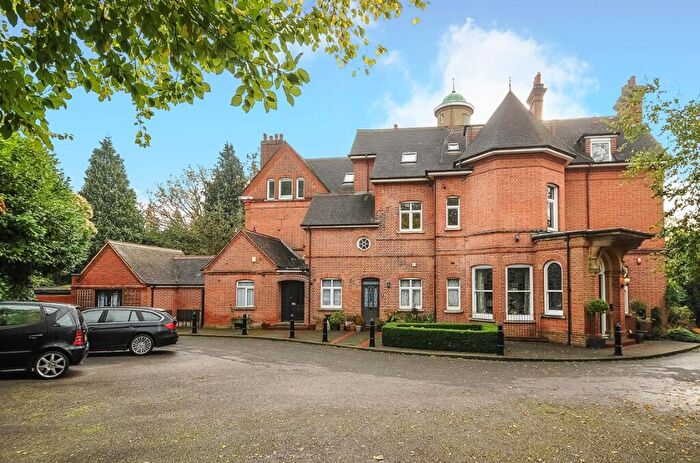 2 Bedroom Apartment To Rent In Althorp Road St. Albans, AL1