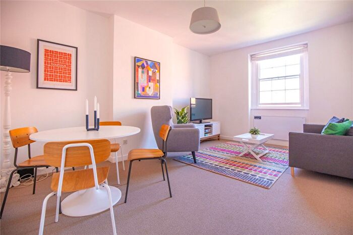2 Bedroom Flat For Sale In Cave Street, Bristol, BS2