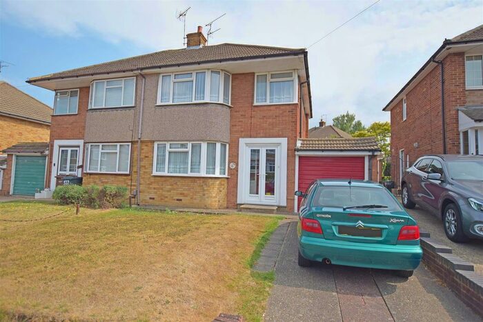 3 Bedroom Semi-Detached House To Rent In Maidstone Road, Rainham, Gillingham, ME8