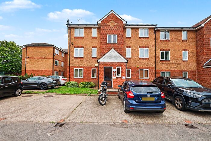1 Bedroom Flat For Sale In Fenman Gardens, Goodmayes, Ilford, IG3