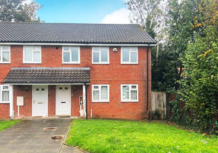 4 Bedroom Semi Detached House For Sale In B Robin Court, Carew Road, Wallington, Surrey, SM6