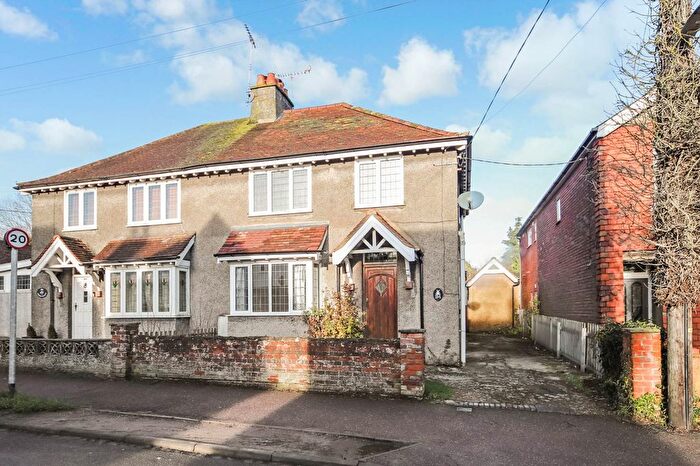 3 Bedroom Semi-Detached House To Rent In Beaconsfield Road, Tring, HP23