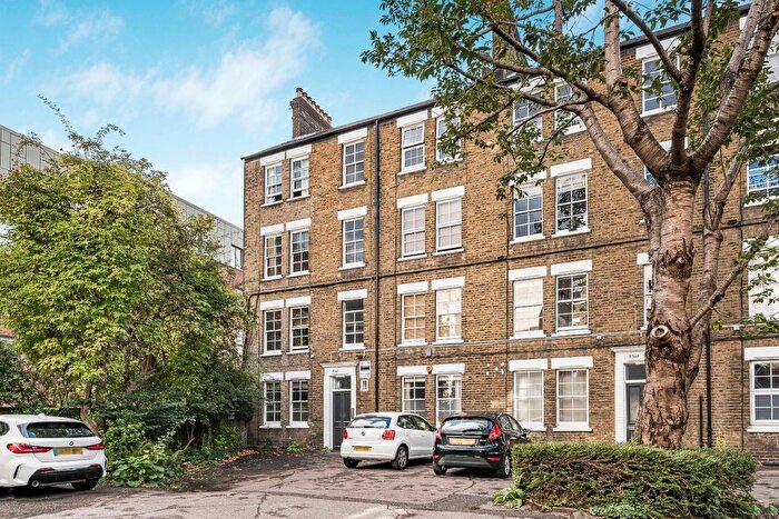 1 Bedroom Flat For Sale In Lomond Grove, London, SE5