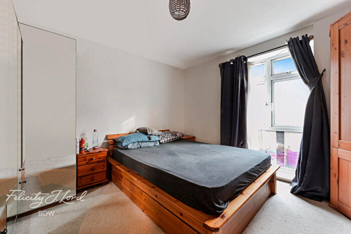 1 Bedroom Apartment For Sale In Locksons Close, London, E14