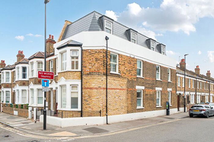 5 Bedroom End Of Terrace House For Sale In Azof Street, London, SE10