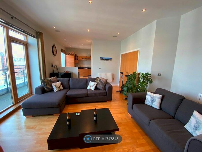 2 Bedroom Flat To Rent In Mackenzie House, Leeds, LS10