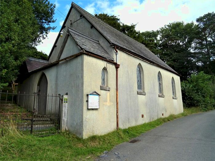 Detached House For Sale In Rhiwlas, Powys, SY10