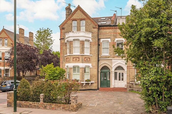 2 Bedroom Flat To Rent In St. Margarets Road, St Margarets, TW1