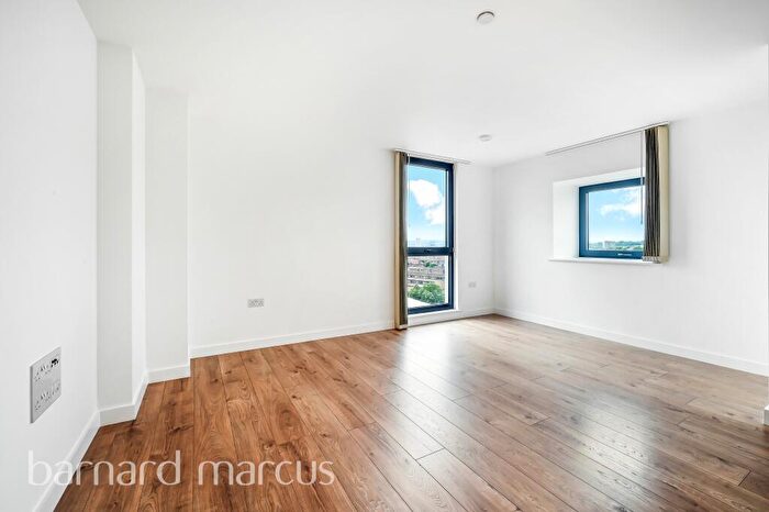 2 Bedroom Apartment To Rent In Rotherhithe New Road, London, SE16
