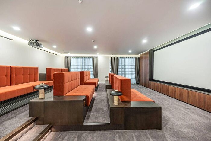 2 Bedroom Flat For Sale In The Exchange Watford, Watford, WD24