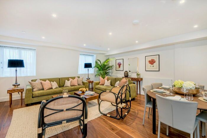 4 Bedroom Flat To Rent In Hyde Park Gate, London SW7