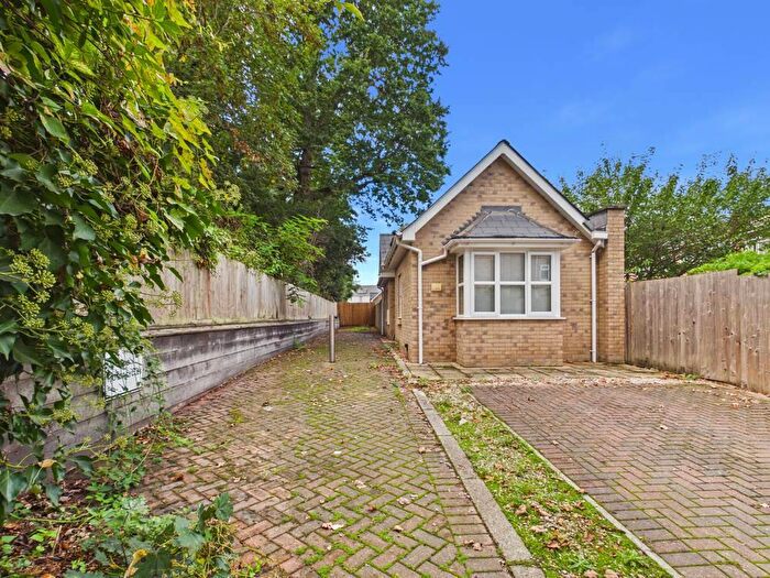 1 Bedroom Bungalow For Sale In John Castle Way, Colchester, Essex, CO2