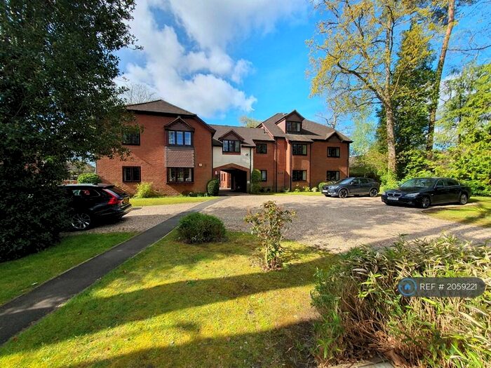 2 Bedroom Flat To Rent In Branksomewood Road, Fleet, GU51