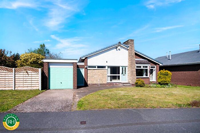 3 Bedroom Bungalow For Sale In The Oval, Tickhill, Doncaster, DN11