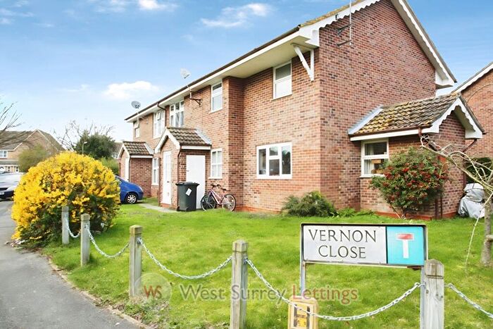 1 Bedroom Flat To Rent In Vernon Close, Ottershaw, KT16