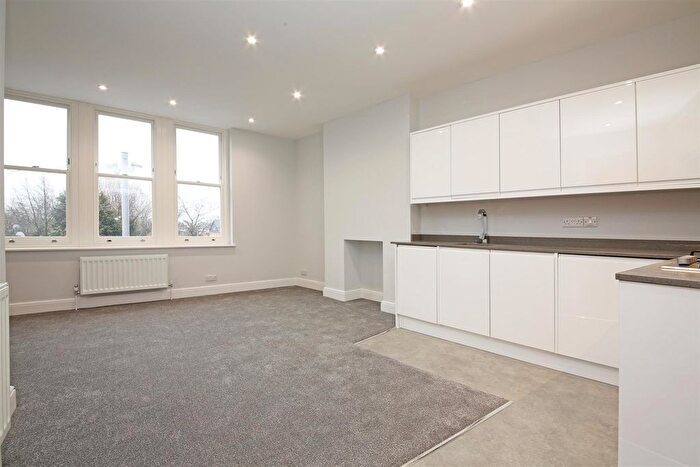 2 Bedroom Flat To Rent In Tooting High Street, London, SW17