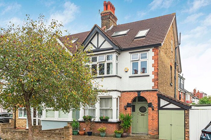 5 Bedroom Semi-Detached House For Sale In Chepstow Road, Hanwell, W7