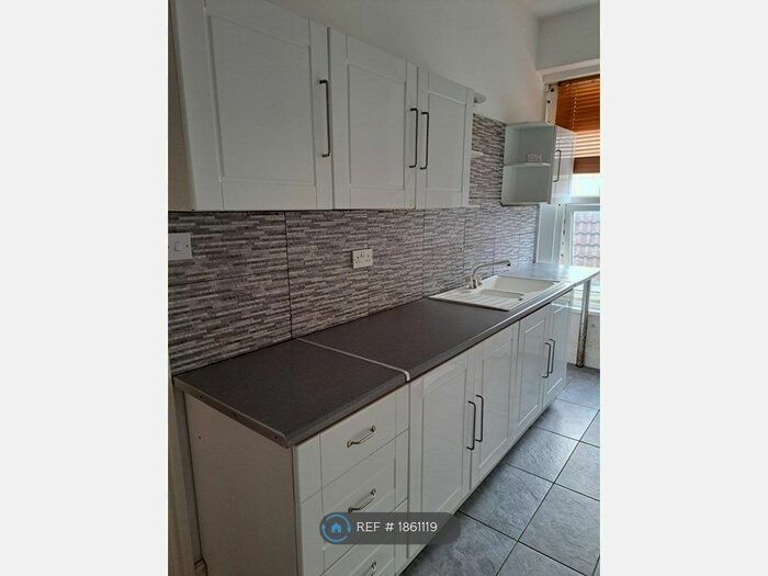 1 Bedroom Flat To Rent In Wadham Street, Weston Super Mare, BS23