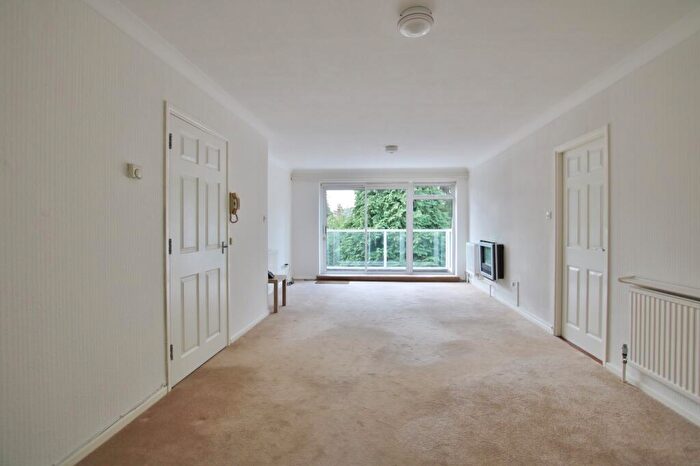 2 Bedroom Apartment To Rent In Cedar Court, Christchurch Road, Winchester, Hampshire, SO23