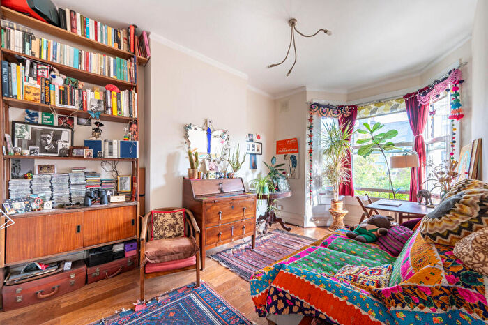 2 Bedroom Flat For Sale In Wendover Road, Harlesden, London, NW10
