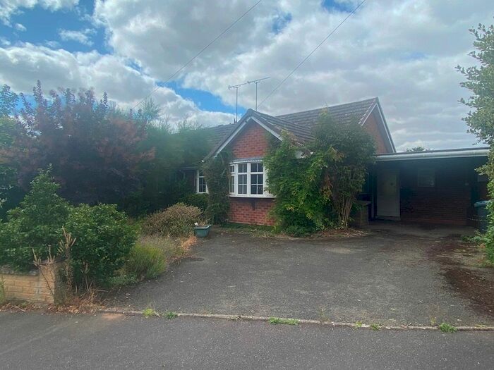 2 Bedroom Detached Bungalow For Sale In Winchcombe Road, Alcester, B49